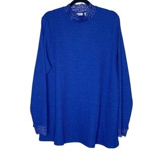 LOGO by Lori Goldstein Blue Textured Blouse. Lace details. NWT. Size XL